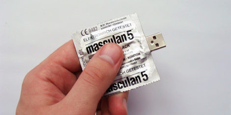 Condom-USB-Flash-Drive_1