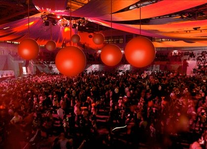 red_x-mas-111215-arena-predogled