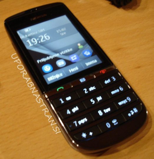 nokia-asha-300-box1