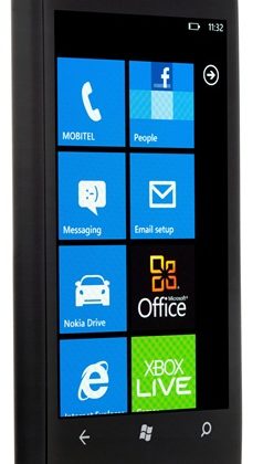 Nokia_Lumia_800-mobitel