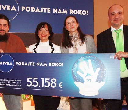 nivea-podajten-nam-roko-2012