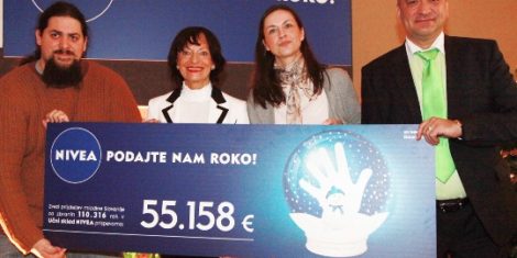 nivea-podajten-nam-roko-2012