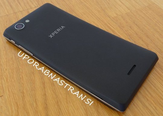 sony-xperia-j-box-2