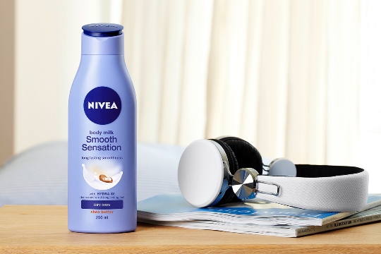 NIVEA_Body_Smooth_Sensation_Still1