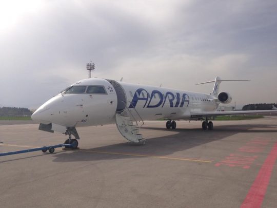 adria-airways-crj900-nextgen-s5-aau