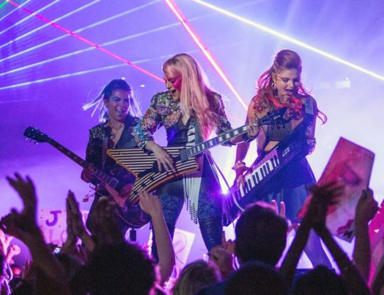 Jem and the Holograms-2