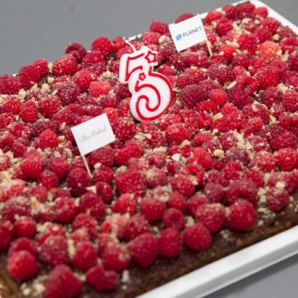 planet-tv-3leta-torta