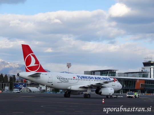 turkish-airlines-airbus-a319-ljubljana