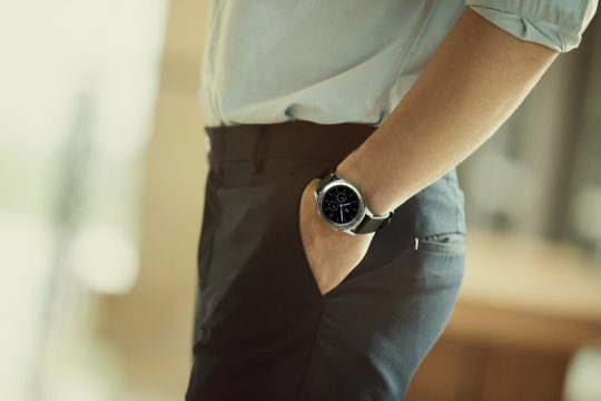 samsung-gear-s3-classic_lifestyle