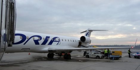 s5-aaw-4-27-11-16-brnik-adria-airways