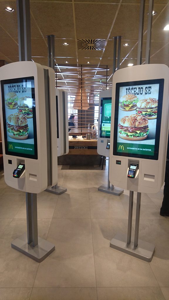 mcdonalds-kranj-qlandia-2