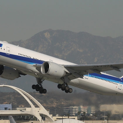 ANA_Boeing_777-300ER-1