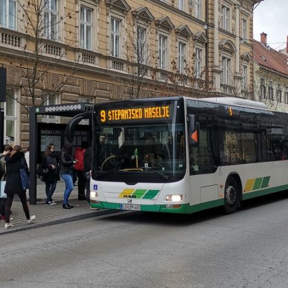 LPP-avtobus-postaja-prikazovalnik-prihoda-ljubljana