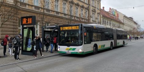 LPP-avtobus-postaja-prikazovalnik-prihoda-ljubljana