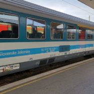 slovenske-zeleznice-potniski-vagon-ABeelmt