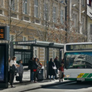 LPP-avtobus-postaja-prikazovalnik-prihoda-ljubljana-1