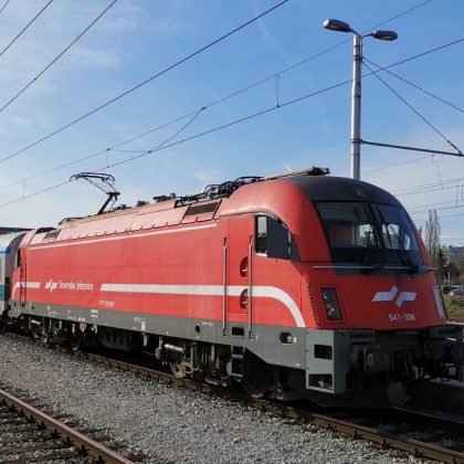 slovenske-zeleznice-vlak-lokomotiva-541-008