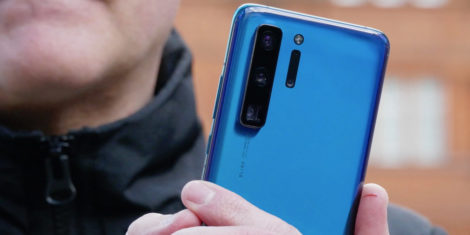 huawei-p40-series-prototype-hand-FB