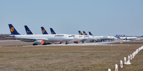 lufthansa-covid-19-runway-frankfurt-fra-muc-parkirana-vzletno-pristajalna