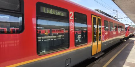 slovenske-zeleznice-vlak-siemens-desiro-ljubljana-maj-2020