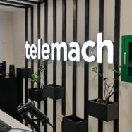 telemach-avtomatski-defibrilator-aed