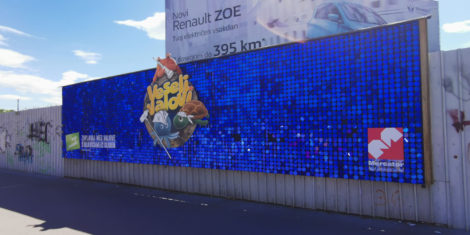 veseli-valovi-mercator-europlakat-ljubljana-slovenia-glitter-billboard