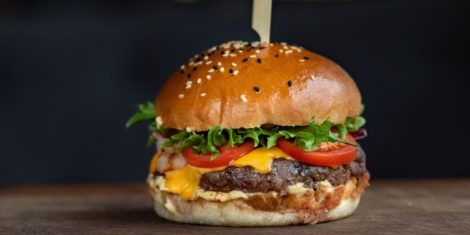 Cheeseburger-hamburger-s-sirom