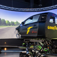 Goodyear-s-simulatorjem-vožnje-okrepi-razvoj-svojih-pnevmatik