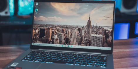 Nakup obnovljenega računalnika poceni prenosni računalnik Poceni PC