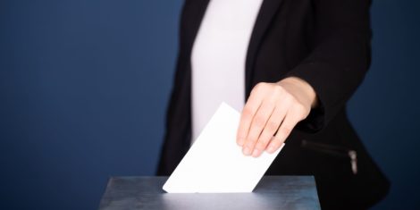 Predcasno-glasovanje-referendumi-2022-Zakon-o-RTV-o-Vladi-in-dolgotrajni-oskrbi-Referendum-2022-predcasno-glasovanje