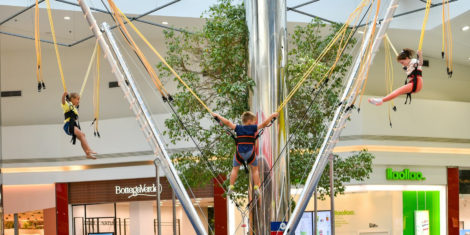 Citypark-Ljubljana-z-brezplacnimi-predstavami-in-ustvarjalnimi-delavnicami-za-otroke-bungee-trampolin