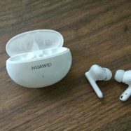 Huawei FreeBuds 5i test brezžičnih slušalk