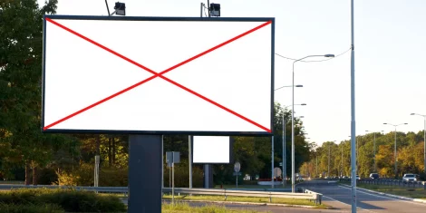 Ljubljana inspekcijski nadzor nezakonito postavljeni oglasi