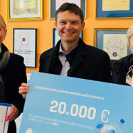 Telekom Slovenije donacija Rdečemu križu za obnovo mladinskega doma Morska zvezd na Debelem rtiču