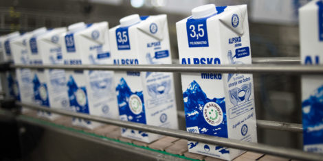 Alpsko-mleko-odpoklic-2023-Alpsko-mleko-ljubljanskih-mlekarn-3.5-m.m.-je-lahko-skisano-zato-je-bil-objavljen-odpoklic