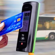 Plačilo vozovnice za LPP avtobus s plačilno kartico je tik pred lansiranjem, a prestopanje, tako kot pri Urbani, ne bo možno 1