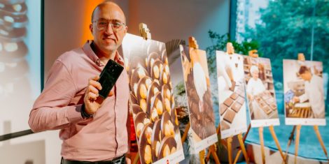 Fotografska razstava, ki je spojila Xiaomi 13T serijo telefonov in Čokoladni atelje Dobnik