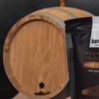 Barcaffè Gin Barrel Aged Coffee, ekskluzivna premium kava starana v hrastovih sodih Old Pilot's gina