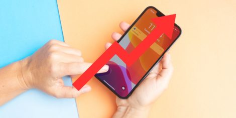 Bo iPhone res stal 2.300$ Zaradi novih carin bi se Applovi izdelki lahko močno podražili