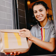 Skrivni meni v McDonald's Slovenija je resničen, dobiš ga, če na McDrive izrečeš »Ni Drame«
