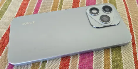 Honor 400 Lite test telefona ki se ponuja kot dobra izbira za nezahtevne uporabnike