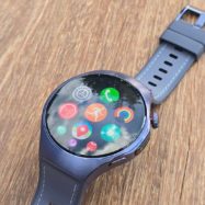 Huawei Watch 5 test premium pametne ure, ki združuje vrhunski dizajn, eSIM ter napredne zdravstvene funkcije Huawei Watch 5 review