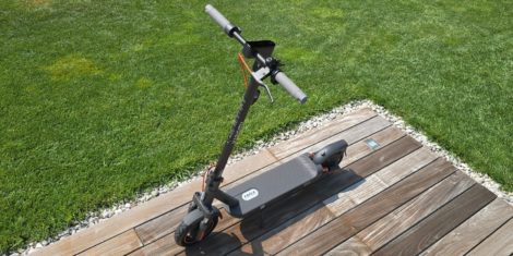 Xiaomi Electric Scooter 5 Max test skiroja, ki navduši z udobjem v vožnji  Xiaomi Electric Scooter 5 Max review