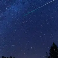 Perzeidi 2025 avgust Meteorski dež 2025 solze svetega Lovrenca bodo najbolj aktivne 11 12 in 13 avgust 2025