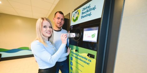 Zbranih več kot 300.000 plastenk za nakup defibrilatorjev in podporo prvim posredovalcem