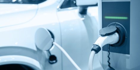 Medijska moč Tesle in BYD je ustvarila razkorak, ki ga evropski proizvajalci električnih vozil težko dohajajo