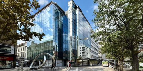 Nama Ljubljana se ponovno odpira, a odprtje prinaša veliko spremembo, dva ločena vhoda v Namo