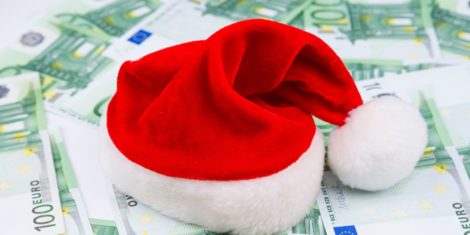 Obvezna božičnica višina 2025 javni sektor in zasebni sektor v višini polovice minimalne plače