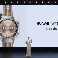 Pametna ura Huawei Watch GT 6 z 21 dni avtonomije delovanja v središču jesenske predstavitve Huaweija v Parizu
