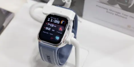 Ura Huawei Watch D2 s še bolj natančnim merjenjem kmalu prihaja tudi v modri barvni različici